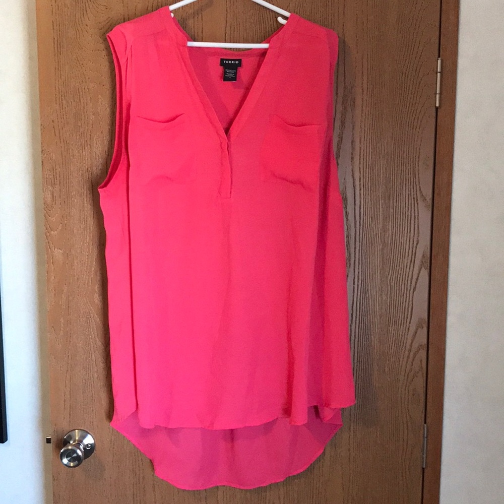 Plus size dressy tunic tank with lower back
